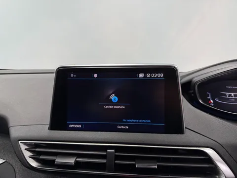 PEUGEOT 5008 1.5 BlueHDi Allure 5dr