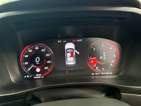 VOLVO XC40 2.0 D3 R DESIGN 5dr AWD Geartronic