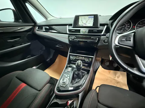 BMW 2 SERIES 218i Sport 5dr