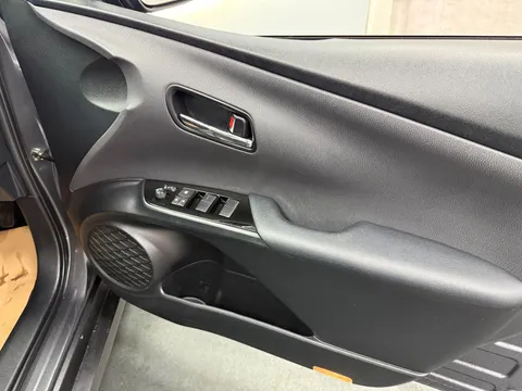 TOYOTA PRIUS 1.8 VVTi Active 5dr CVT