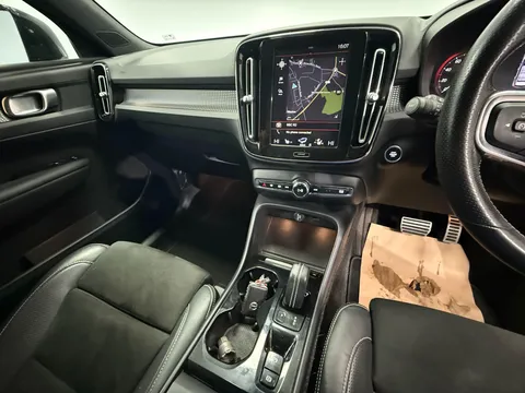 VOLVO XC40 2.0 D3 R DESIGN 5dr AWD Geartronic