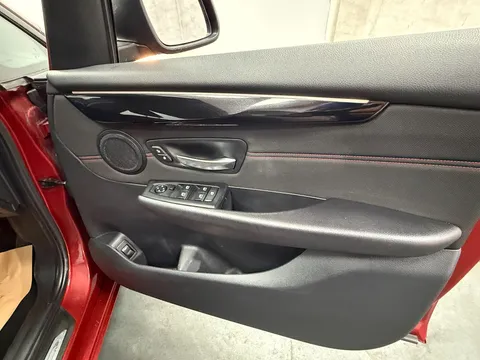 BMW 2 SERIES 218i Sport 5dr