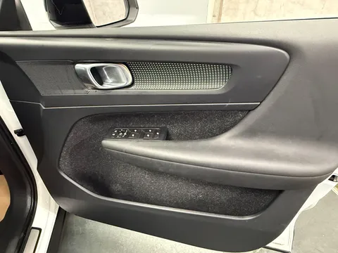 VOLVO XC40 2.0 D3 R DESIGN 5dr AWD Geartronic