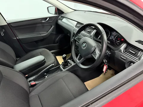 SKODA RAPID SPACEBACK 1.6 TDI CR 90 SE 5dr