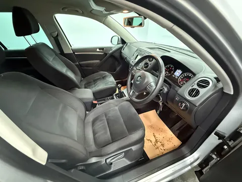 VOLKSWAGEN TIGUAN 2.0 TDi BlueMotion Tech Match 5dr