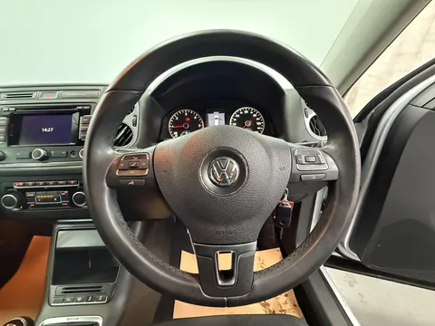 VOLKSWAGEN TIGUAN 2.0 TDi BlueMotion Tech Match 5dr