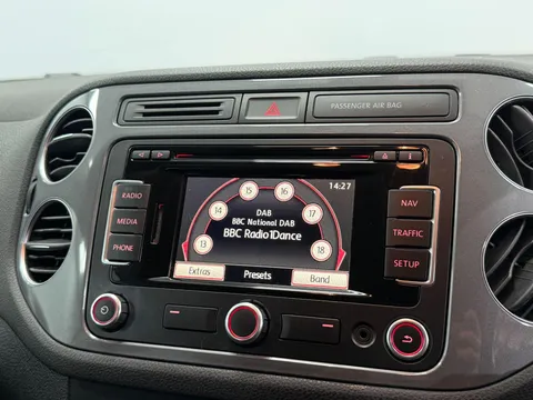 VOLKSWAGEN TIGUAN 2.0 TDi BlueMotion Tech Match 5dr