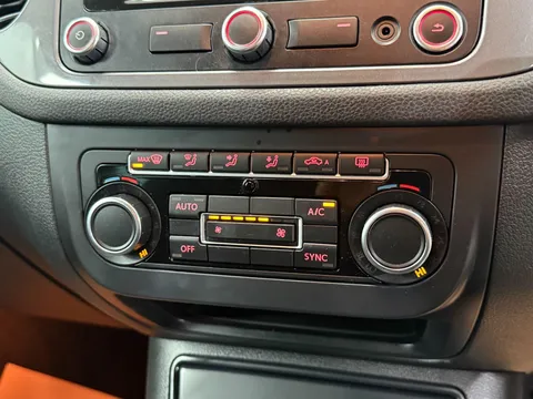 VOLKSWAGEN TIGUAN 2.0 TDi BlueMotion Tech Match 5dr