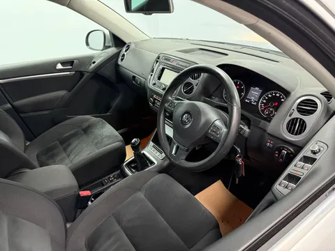 VOLKSWAGEN TIGUAN 2.0 TDi BlueMotion Tech Match 5dr