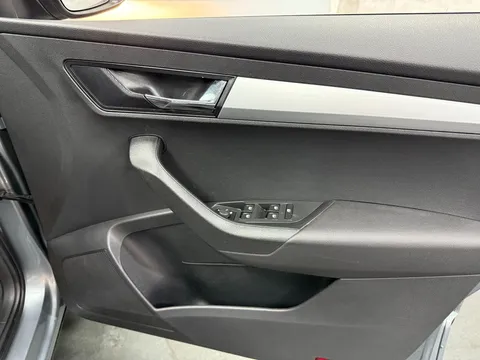 SKODA KAROQ 1.6 TDI SE 5dr