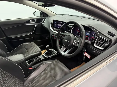 KIA CEED 1.5T GDi ISG 3 5dr