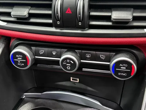 ALFA ROMEO GIULIA 2.0 TB Super 4dr Auto