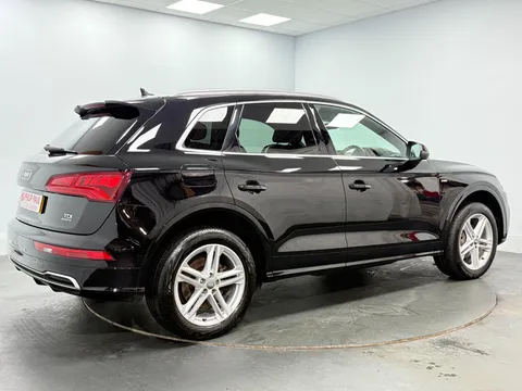AUDI Q5 2.0 TDI Quattro S Line 5dr S Tronic