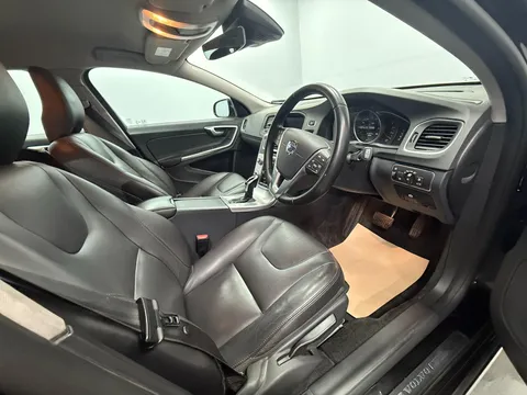 Volvo V60 Cross Country 2.0 D4 SE Nav Auto Euro 6 (s/s) 5dr