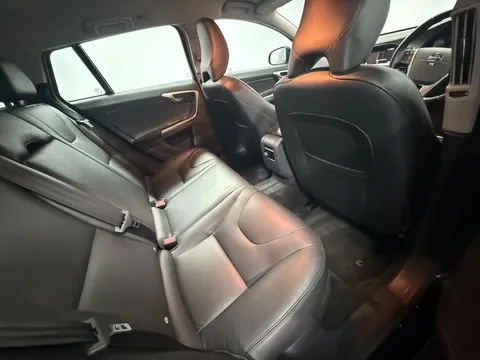 Volvo V60 Cross Country 2.0 D4 SE Nav Auto Euro 6 (s/s) 5dr