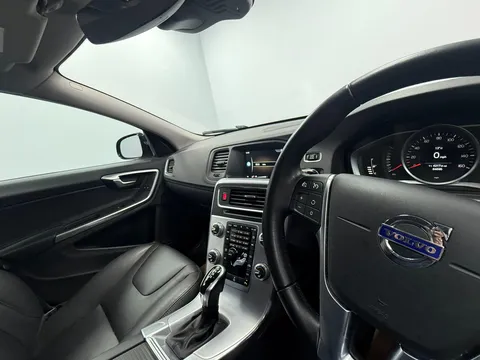 Volvo V60 Cross Country 2.0 D4 SE Nav Auto Euro 6 (s/s) 5dr