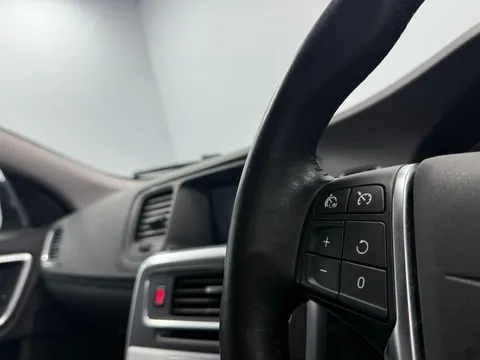 Volvo V60 Cross Country 2.0 D4 SE Nav Auto Euro 6 (s/s) 5dr