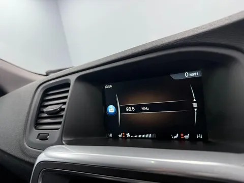 Volvo V60 Cross Country 2.0 D4 SE Nav Auto Euro 6 (s/s) 5dr