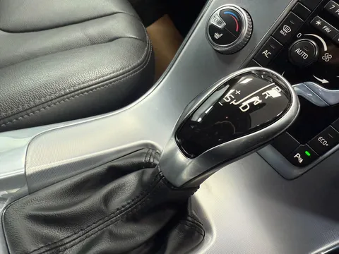 Volvo V60 Cross Country 2.0 D4 SE Nav Auto Euro 6 (s/s) 5dr