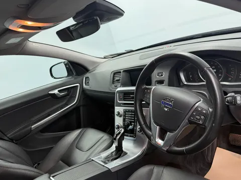 Volvo V60 Cross Country 2.0 D4 SE Nav Auto Euro 6 (s/s) 5dr