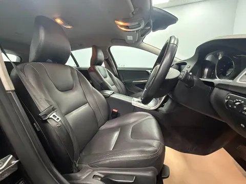 Volvo V60 Cross Country 2.0 D4 SE Nav Auto Euro 6 (s/s) 5dr