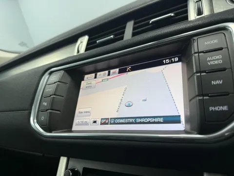 LAND ROVER RANGE ROVER EVOQUE 2.2 SD4 Pure 3dr [Tech Pack]