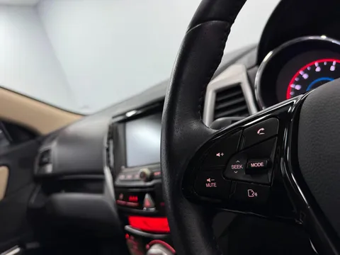 SSANGYONG TIVOLI 1.6 Ultimate 5dr