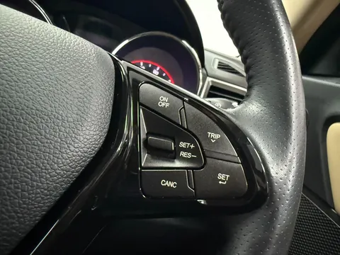 SSANGYONG TIVOLI 1.6 Ultimate 5dr