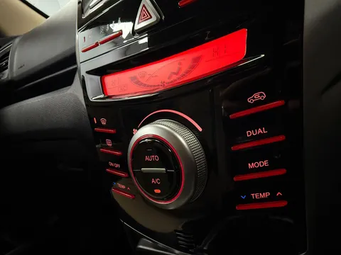 SSANGYONG TIVOLI 1.6 Ultimate 5dr