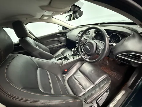 JAGUAR XE 2.0d Prestige 4dr