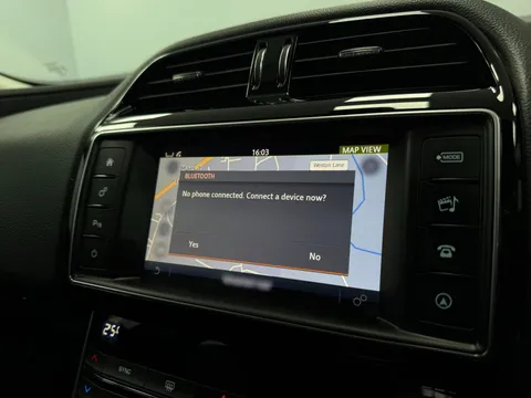 JAGUAR XE 2.0d Prestige 4dr