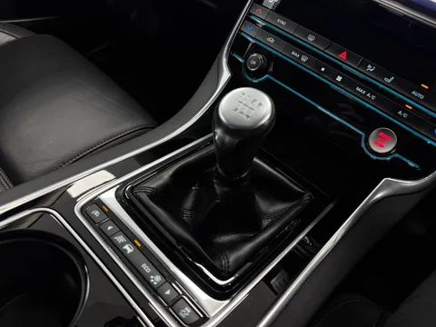 JAGUAR XE 2.0d Prestige 4dr