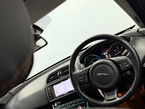 JAGUAR XE 2.0d Prestige 4dr