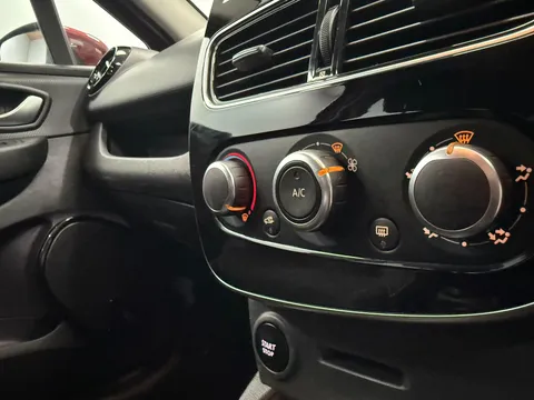 RENAULT CLIO 1.5 dCi 90 Dynamique Nav 5dr