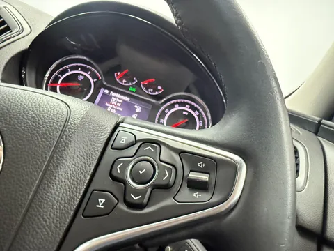 VAUXHALL INSIGNIA DIESEL HATCHBACK 2.0 CDTi [163] SE 5dr Auto