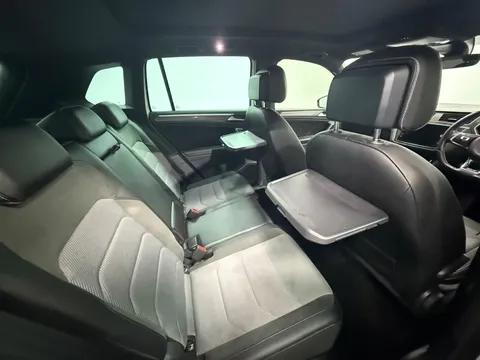 VOLKSWAGEN TIGUAN 2.0 TDi 150 R-Line Tech 5dr DSG