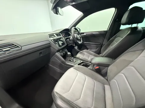 VOLKSWAGEN TIGUAN 2.0 TDi 150 R-Line Tech 5dr DSG