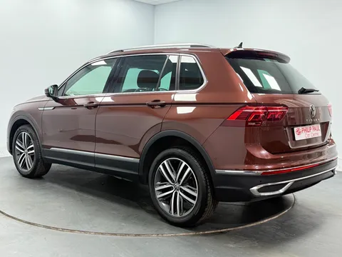 VOLKSWAGEN TIGUAN 2.0 TDI 4Motion Elegance 5dr DSG