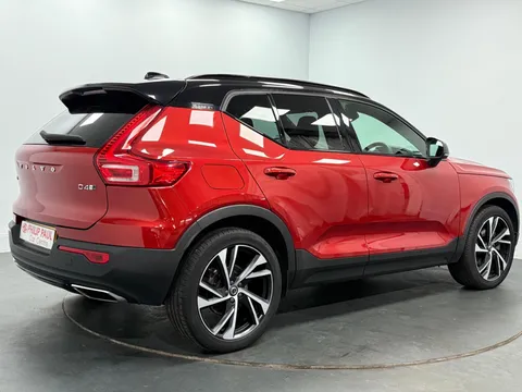 VOLVO XC40 2.0 D4 [190] R DESIGN Pro 5dr AWD Geartronic