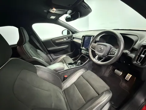 VOLVO XC40 2.0 D4 [190] R DESIGN Pro 5dr AWD Geartronic