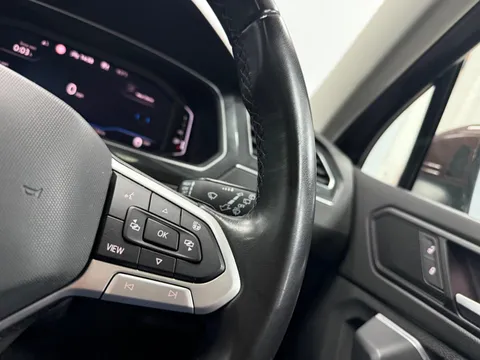 VOLKSWAGEN TIGUAN 2.0 TDI 4Motion Elegance 5dr DSG