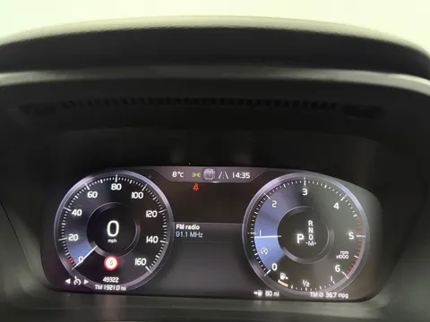 VOLVO XC40 2.0 D4 [190] R DESIGN Pro 5dr AWD Geartronic