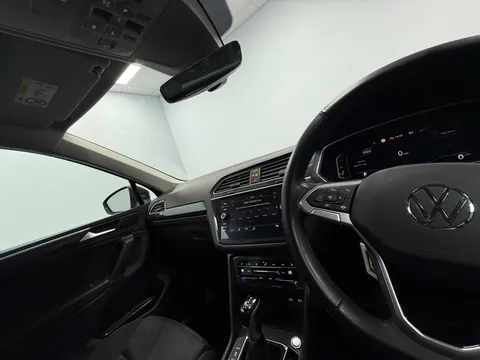 VOLKSWAGEN TIGUAN 2.0 TDI 4Motion Elegance 5dr DSG