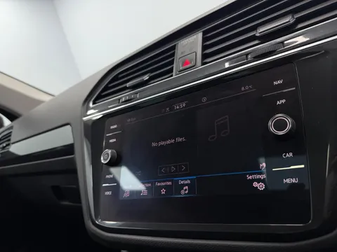 VOLKSWAGEN TIGUAN 2.0 TDI 4Motion Elegance 5dr DSG