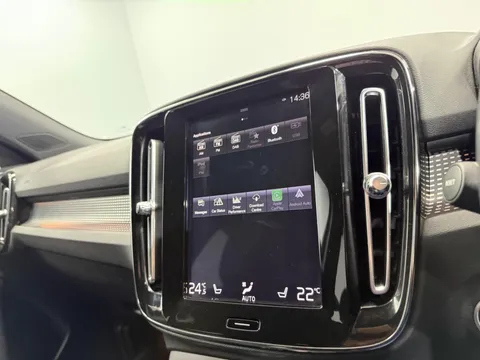 VOLVO XC40 2.0 D4 [190] R DESIGN Pro 5dr AWD Geartronic