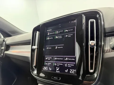 VOLVO XC40 2.0 D4 [190] R DESIGN Pro 5dr AWD Geartronic