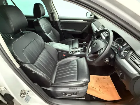 SKODA SUPERB 2.0 TDI CR SE Technology 5dr