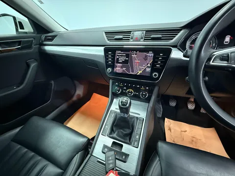 SKODA SUPERB 2.0 TDI CR SE Technology 5dr