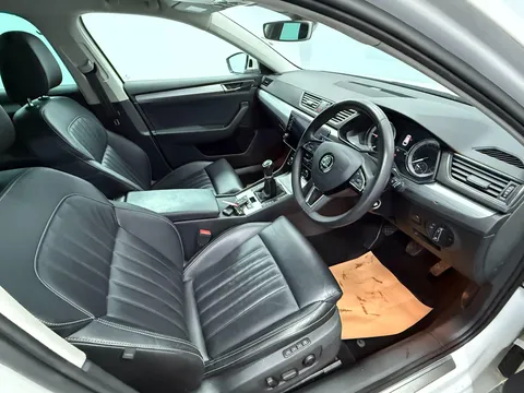 SKODA SUPERB 2.0 TDI CR SE Technology 5dr