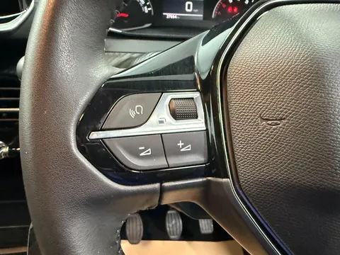 PEUGEOT 208 1.5 BlueHDi 100 Active Premium + 5dr